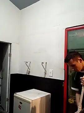 Isaak 26 online show from April 2026 09:39:01 PM