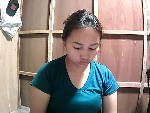 Snapshot of Cloudette_17 chatting on February 2026 05:03:02 AM Cloudette 17 online show from February 2026 05:03:02 AM