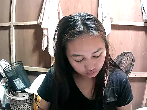 Snapshot of Cloudette_17 chatting on March 2026 10:32:01 AM Cloudette 17 online show from March 2026 10:32:01 AM