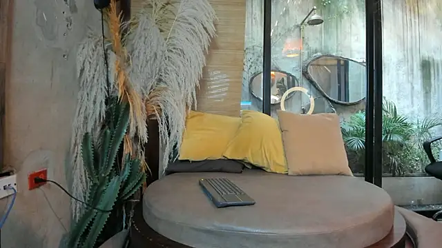 sophieBlair  online show from February 2026 07:13:02 PM