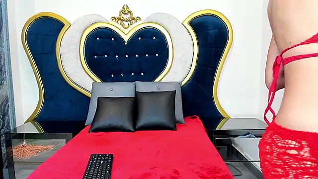 LinaSalazar online show from July 2026 07:38:02 PM