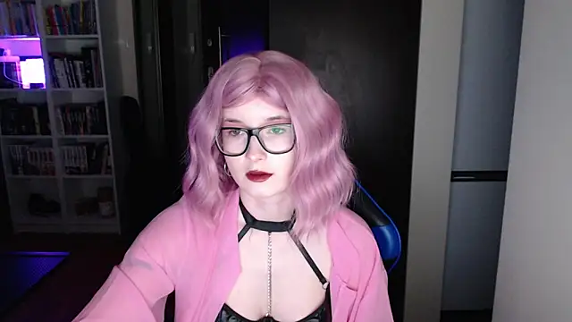 LunaXcherry online show from March 2026 05:40:01 PM