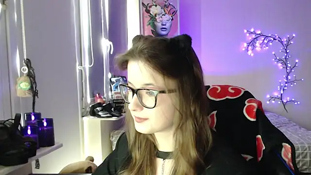 Snapshot of LunaXcherry chatting on May 2026 11:15:01 AM LunaXcherry online show from May 2026 11:15:01 AM