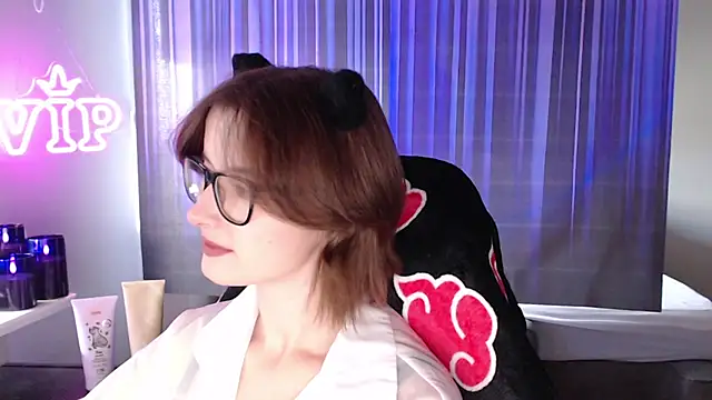 Snapshot of LunaXcherry chatting on July 2026 04:39:33 PM LunaXcherry online show from July 2026 04:39:33 PM