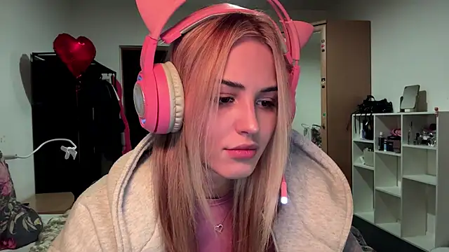 Snapshot of Evva_mayy chatting on February 2026 07:21:02 PM Evva mayy online show from February 2026 07:21:02 PM