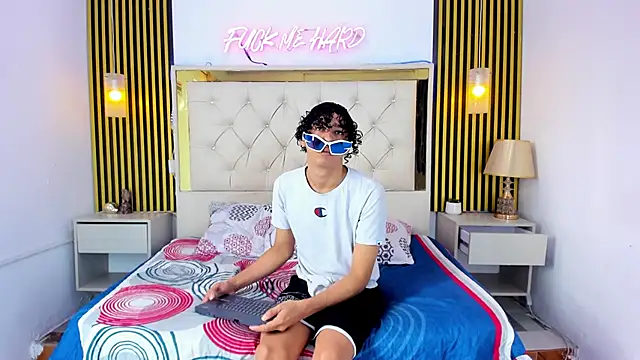 Adventurous Boys online show from April 2026 06:00:01 PM