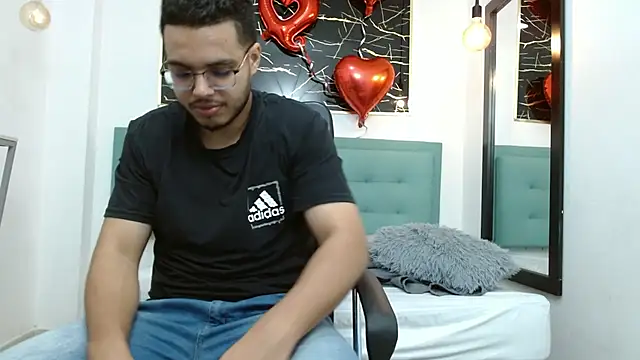 Snapshot of Trevor_Ash chatting on February 2026 03:02:01 AM Trevor Ash online show from February 2026 03:02:01 AM