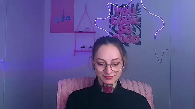 Esmi Winter online show from March 2026 06:28:01 AM