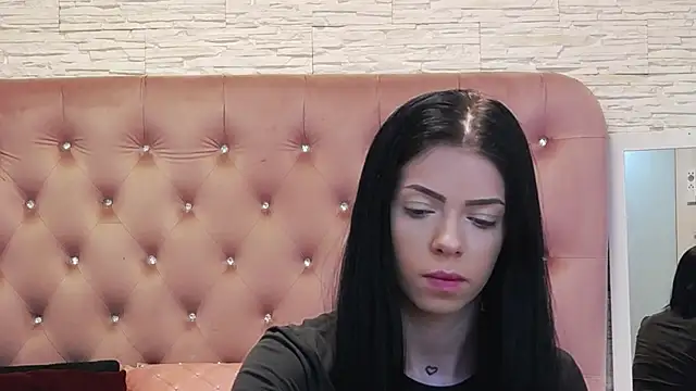 Snapshot of PeachyElla26 chatting on February 2026 05:35:01 AM PeachyElla26 online show from February 2026 05:35:01 AM