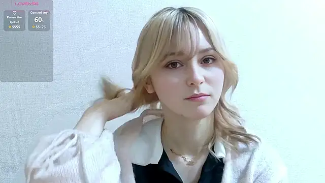 Snapshot of e_ri_ka93 chatting on June 2026 01:24:02 PM e ri ka93 online show from June 2026 01:24:02 PM