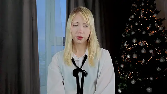 Snapshot of UWU_flower chatting on February 2026 12:24:01 PM UWU flower online show from February 2026 12:24:01 PM