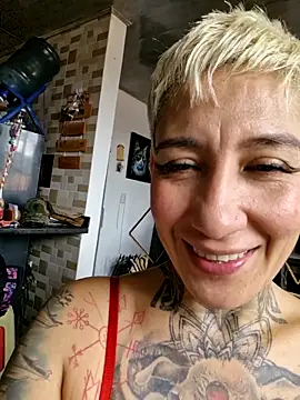 Snapshot of Everlyn_sexx chatting on June 2026 06:21:02 PM Everlyn sexx online show from June 2026 06:21:02 PM