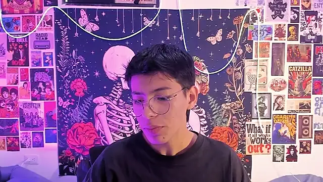 Snapshot of alextop_ chatting on February 2026 06:15:01 PM alextop online show from February 2026 06:15:01 PM