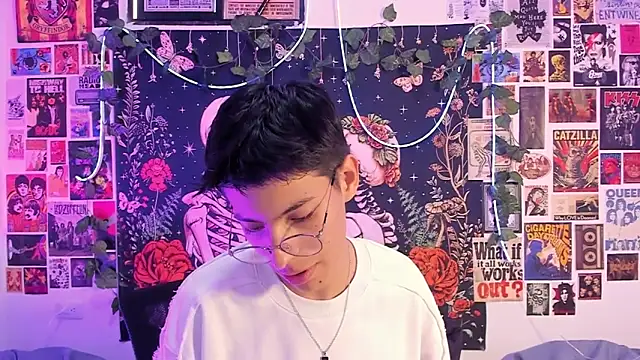 Snapshot of alextop_ chatting on February 2026 07:54:02 PM alextop online show from February 2026 07:54:02 PM