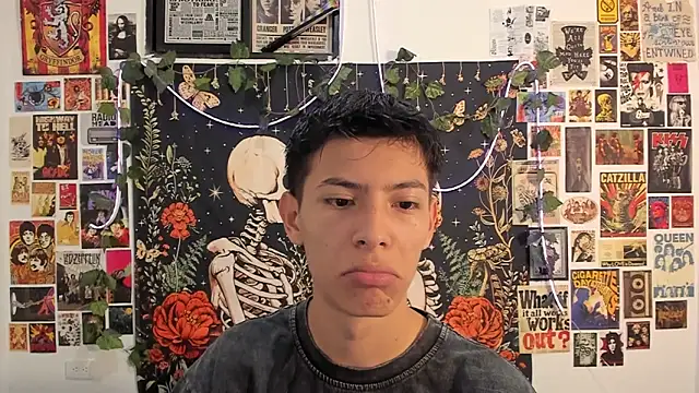 Snapshot of alextop_ chatting on February 2026 03:29:02 AM alextop online show from February 2026 03:29:02 AM