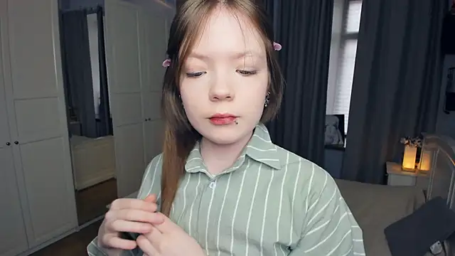 LavenderMitten online show from March 2026 05:26:02 AM