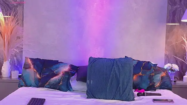 Hannah-Prada online show from March 2026 11:33:02 AM