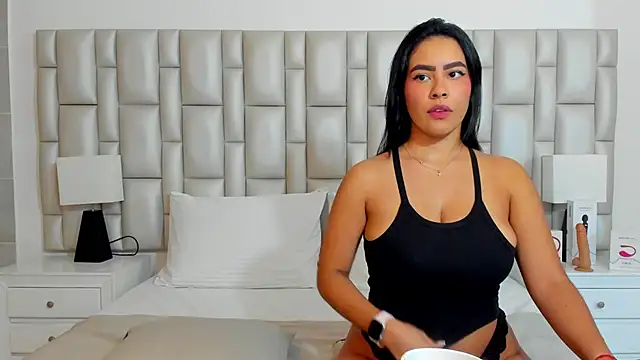 paola katy dicks online show from March 2025 07:49:02 PM