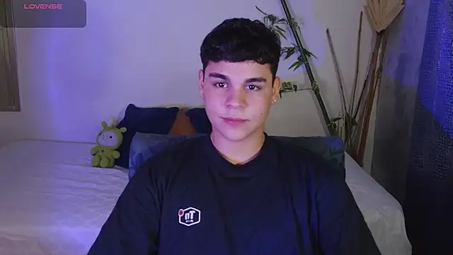 Snapshot of eithan_jonnes chatting on February 2026 08:31:02 PM eithan jonnes online show from February 2026 08:31:02 PM