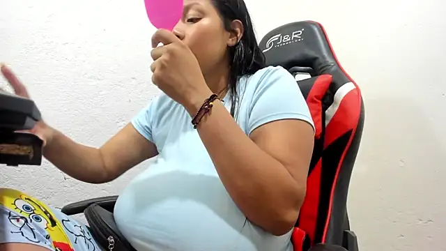QueenNyxx online show from April 2026 03:38:02 PM