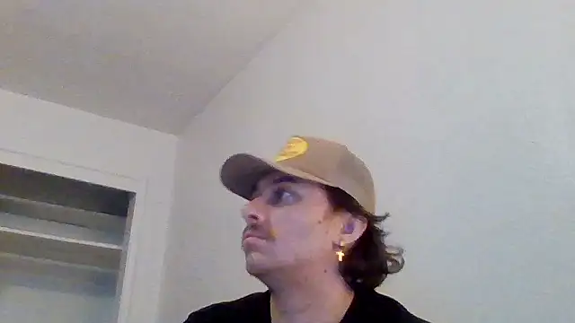 Snapshot of Tallhungandcloudy chatting on February 2026 10:08:02 PM Tallhungandcloudy online show from February 2026 10:08:02 PM