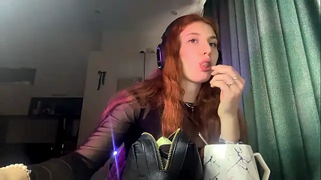 AliceCarrol online show from February 2026 02:13:01 PM