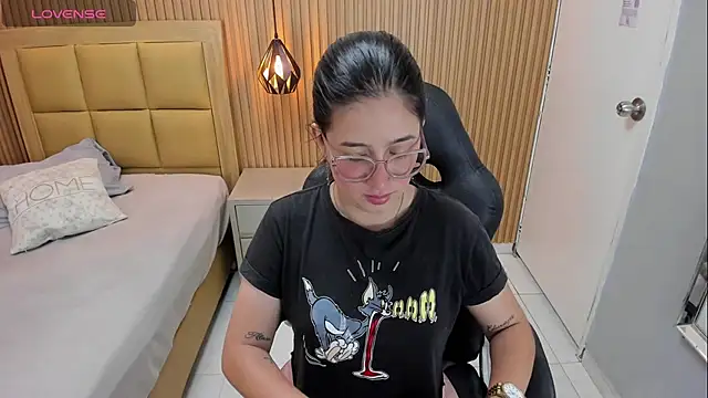 SAMANTHAFIORE1 online show from February 2026 12:23:02 PM