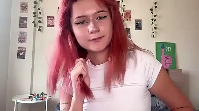 Snapshot of pixieyes00n chatting on February 2026 07:10:02 AM pixieyes00n online show from February 2026 07:10:02 AM