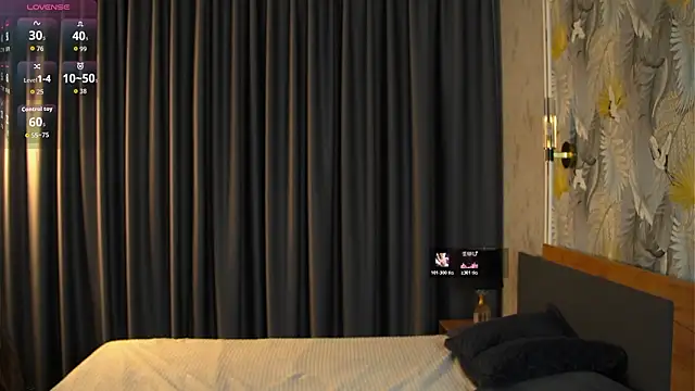 Snapshot of MarenCalarco chatting on February 2026 03:21:02 PM MarenCalarco online show from February 2026 03:21:02 PM