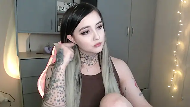 Snapshot of Rin_Tozier chatting on February 2026 11:45:02 PM Rin Tozier online show from February 2026 11:45:02 PM