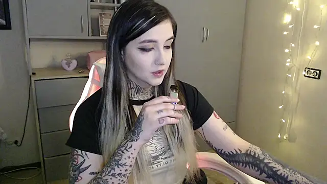 Rin Tozier online show from March 2026 01:32:01 AM