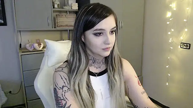 Rin Tozier online show from April 2026 01:47:02 AM