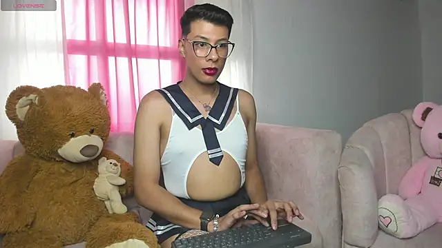 Miissy  online show from April 2026 08:39:02 PM