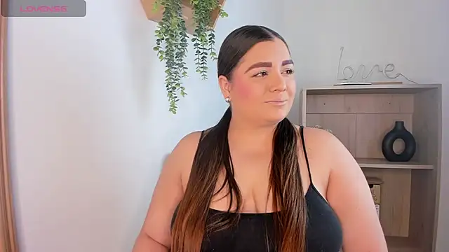 AgathaBloom  online show from April 2026 01:05:02 PM