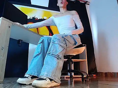 jullian ricci online show from February 2026 07:43:01 PM