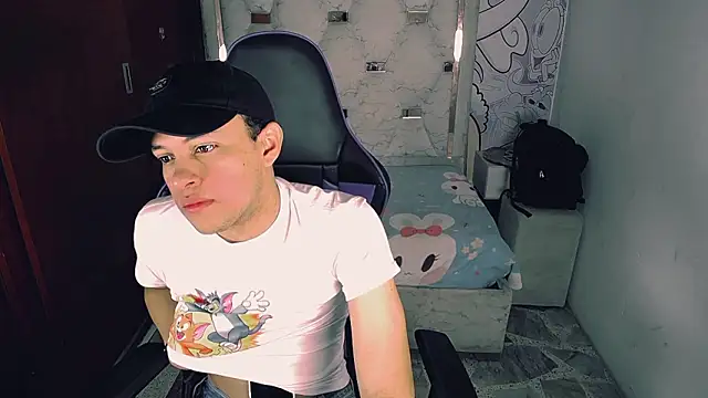 Top and bottom online show from March 2026 08:24:01 PM