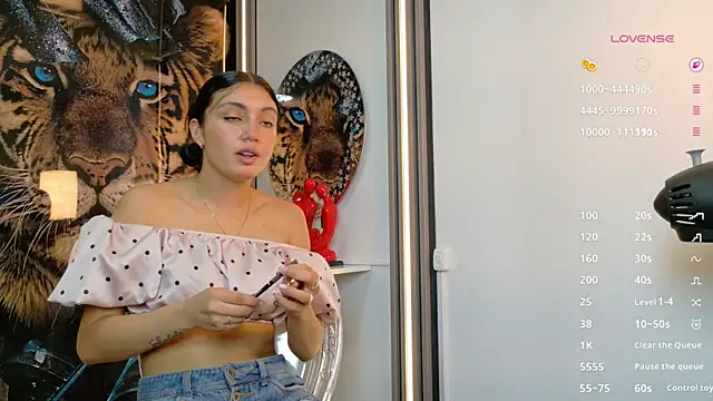  ArianaToroo online show from April 2026 01:34:01 PM