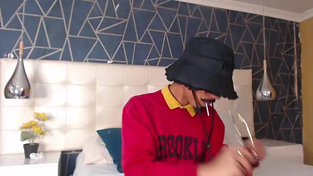 NoaahTylor online show from February 2026 07:10:02 PM