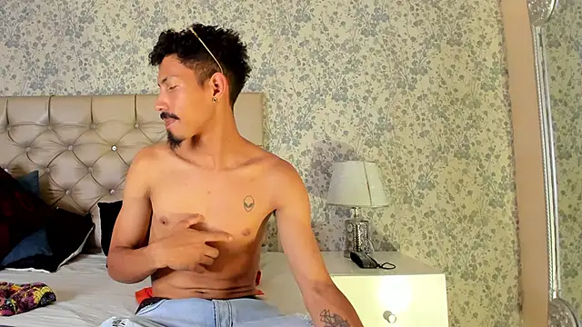 NoaahTylor online show from March 2026 08:09:01 PM