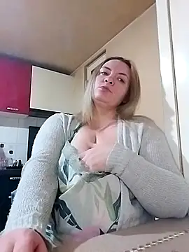 HotStepmommy4 online show from February 2026 10:37:01 PM