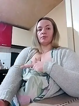 HotStepmommy4 online show from February 2026 10:05:02 PM