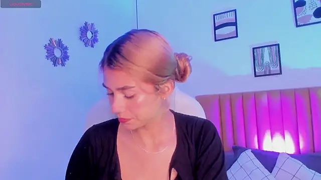 Chris Velvett online show from April 2026 07:52:01 PM