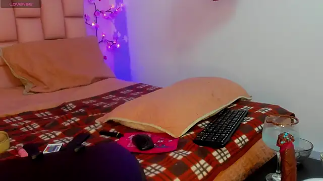 emma cg online show from March 2026 07:09:01 PM