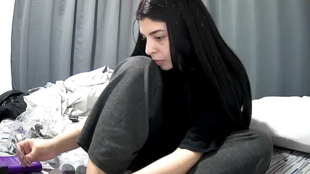 Snapshot of violetazein7 chatting on May 2026 02:06:02 AM violetazein7 online show from May 2026 02:06:02 AM