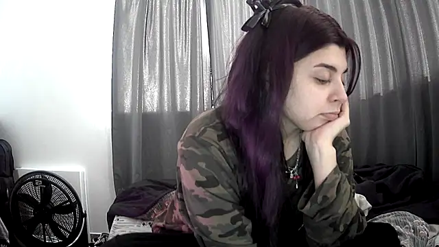Snapshot of violetazein7 chatting on May 2026 06:15:02 PM violetazein7 online show from May 2026 06:15:02 PM