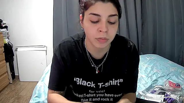 Snapshot of violetazein7 chatting on May 2026 08:39:02 PM violetazein7 online show from May 2026 08:39:02 PM