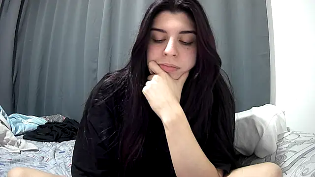 Snapshot of violetazein7 chatting on June 2026 01:56:01 AM violetazein7 online show from June 2026 01:56:01 AM