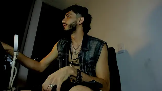 Snapshot of LovexJuxn8 chatting on February 2026 07:12:02 PM LovexJuxn8 online show from February 2026 07:12:02 PM