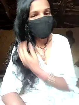 Snapshot of Desi_Couple_P chatting on April 2026 05:12:02 AM Desi Couple P online show from April 2026 05:12:02 AM