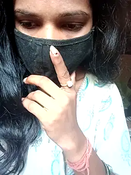 Snapshot of Desi_Couple_P chatting on April 2026 01:43:01 AM Desi Couple P online show from April 2026 01:43:01 AM